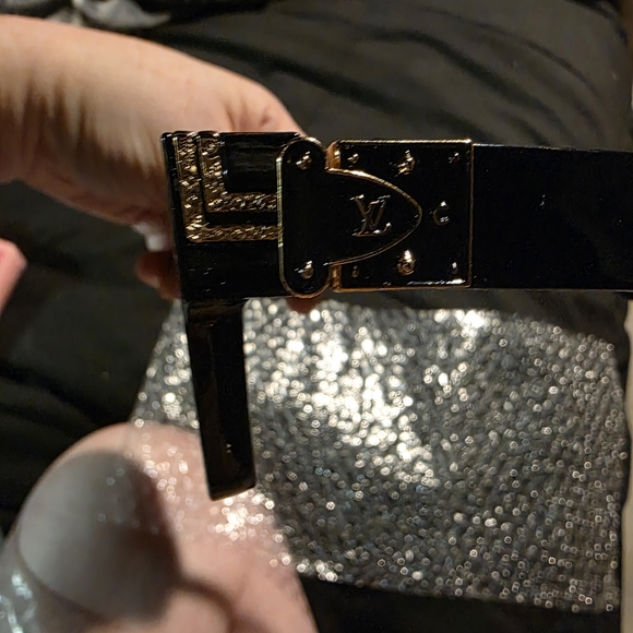 USED...Louis Vuitton Glossy Black Oversized Glasses With Gold Accents - Picture 7 of 9